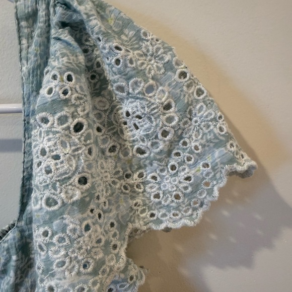 AE Blouse - Picture 4 of 9